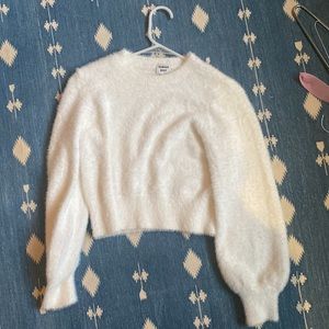 Aritzia Sunday Best Cropped Sweater
